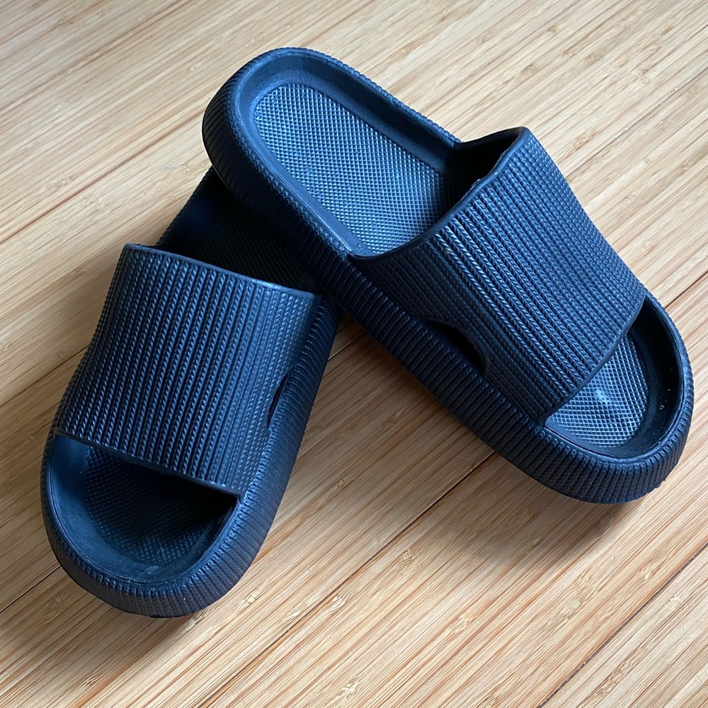 Pillow Slide Pool Slip-on Sandal